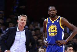 Nghe HLV Steve Kerr chia sẻ về quyết định cho Kevin Durant ra sân ở Game 5 NBA Finals