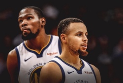 Đáp chuyến bay sớm nhất trở về Mỹ, Stephen Curry đã tìm mọi cách để níu kéo Kevin Durant như thế nào?