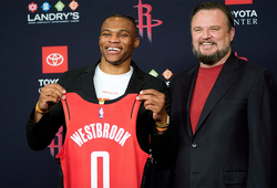 Bộ đôi Russell Westbrook và James Harden sẽ được Houston Rockets dưỡng chân thật kỹ