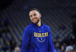 Nghe người khác chê bai Golden State Warriors, Stephen Curry chỉ muốn cười trừ