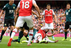 Kết quả Arsenal vs Burnley (2-1): Bay trên đôi cánh Lacazette - Aubameyang