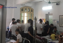 Quang Hải, Văn Quyết thăm nạn nhân trúng pháo sáng của CĐV Nam Định