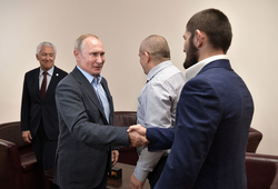 Tổng thống Putin đích thân chúc mừng chiến thắng của Khabib