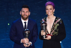 Ronaldo làm gì khi Messi nhận giải FIFA The Best 2019?
