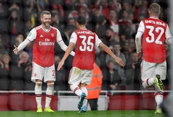 Arsenal thắng 5 sao và đêm thăng hoa của những “tay súng trẻ”