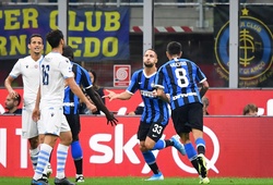 Inter đánh bại Lazio và Conte đi vào lịch sử Serie A