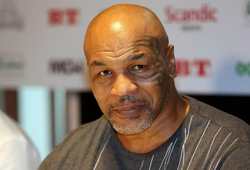 Mike Tyson tự tin sẽ “đá đít” Floyd Mayweather trong một trận street fight