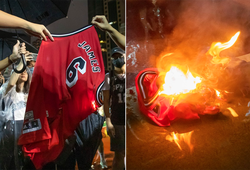 Người biểu tình Hồng Kông đốt áo LeBron James sau lời bình luận gây tranh cãi