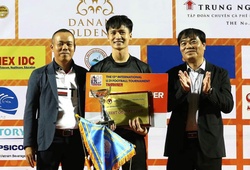 Thủ môn U21 Việt Nam Dương Tùng Lâm gây ấn tượng mạnh với HLV Park Hang Seo