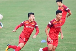 Đội tuyển Việt Nam cười thả ga trên sân tập, tự tin nghênh chiến UAE