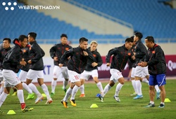 Áo khoác đội tuyển Việt Nam hút khách trước trận đấu với Thái Lan