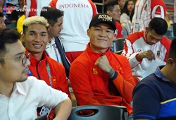 Trương Đình Hoàng và Nguyễn Văn Hải xuất hiện "cực ngầu" cổ vũ đồng đội ở ngày ĐT Boxing xuất trận SEA Games 30