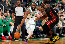 Công lớn thuộc về Jaylen Brown, Boston Celtics vượt qua Miami Heat