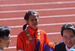 Hồng Lệ khóc như mưa, đứng không vững khi nhận huy chương đồng marathon SEA Games 30