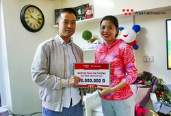 Webthethao.vn trao thưởng cho "bà mẹ một con" Nguyễn Thị Huyền vừa lập cú đúp HCV SEA Games 30