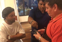 Ronaldinho và anh trai bất ngờ bị tạm giữ ở Paraguay