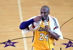 Chiếc khăn từng khoác trên người Kobe Bryant được đấu giá đến 800 triệu đồng