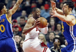 Gặp khó vì cờ bạc, Dwyane Wade lại thả thính Chicago Bulls