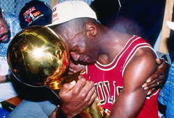 Nhìn lại dòng thời gian về sự nghiệp huyền thoại của Michael Jordan