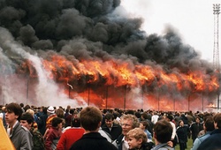 Tròn 35 năm thảm họa cháy sân Valley Parade khiến 56 người chết