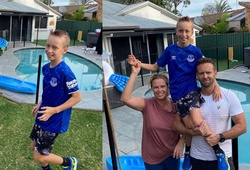 Cậu bé 10 tuổi chạy marathon tại nhà hết 13 giờ: Tranh cãi nên hay không?