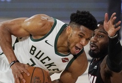 Sụp đổ cuối trận, Milwaukee Bucks rơi vào thảm họa 0-3