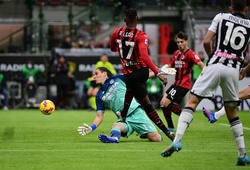 AC Milan nhận bàn thua gây tranh cãi, Inter vẫn không bắt kịp