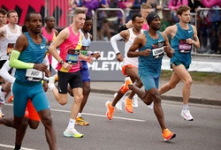 VĐV nước ngoài chạy London Marathon phải đóng thêm phí “thuế khí hậu”
