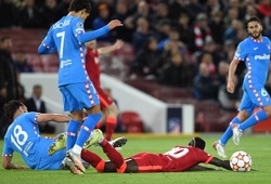 Tranh cãi về thẻ đỏ trong trận Liverpool thắng Atletico