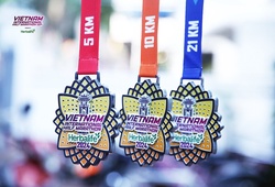 Huy chương hoàn thành Giải Bán Marathon Quốc tế Việt Nam 2024 tài trợ bởi Herbalife đã sẵn sàng
