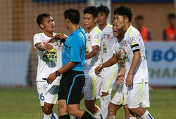 Hoàng Anh Gia Lai "mất oan" bàn thắng vì trọng tài không cho hưởng lợi thế trước Hải Phòng FC