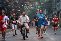 Phạm Thị Huệ vô địch trong lần đầu chạy marathon ở giải chạy di sản Hà Nội