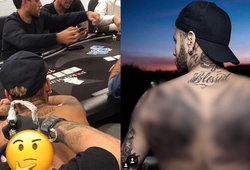 Neymar vừa chơi poker vừa xăm hình độc đáo trước đại chiến PSG - Napoli