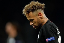 Nổi giận đùng đùng vì bị Cavani... "phạm lỗi", Neymar từ chối bắt tay HLV trưởng sau trận hòa với Napoli