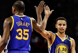 Stephen Curry và Kevin Durant đang trở thành "cặp đôi" hot nhất NBA từ đầu mùa