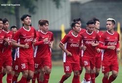 Tổ chức họp đội trong đêm, HLV Park Hang Seo loại 5 cầu thủ ngay khi về Việt Nam