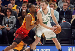 Gordon Hayward bị NHM Utah Jazz la ó trong màn giới thiệu đội hình Boston Celtics