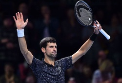 Djokovic thắng dễ Zverev, vào bán kết ATP Finals