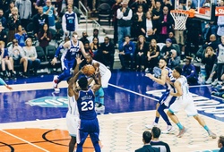 Chiêm ngưỡng cú ném "kết liễu" Charlotte Hornets không thể lạnh lùng hơn của Jimmy Butler