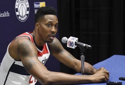 Dwight Howard lại đau mông trong trận đấu giữa Wizards và Portland