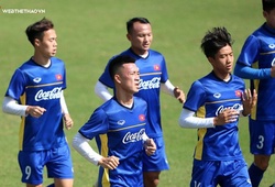 Chùm ảnh: Các chân sút ĐT Việt Nam "thi nhau" đày nắng "luyện công" hướng tới AFF Cup 2018 