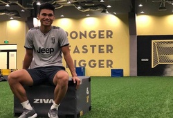 Đồng đội đang chinh phục AFF Cup 2018, Phạm Xuân Mạnh phải sang Singapore phẫu thuật