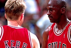 Steve Kerr bảo rằng Golden State Warriors đang chịu nhiều áp lực hơn Chicago Bulls thời Michael Jordan