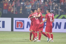 AFF Cup 2018: Lần đầu đá chính, Hồng Duy kiến tạo cho Quang Hải "xé lưới" ĐT Campuchia