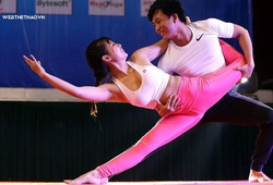 Ấn tượng những đôi "uyên ương" tỏa sáng tại Giải vô địch yoga quốc gia lần thứ nhất năm 2018