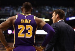 Rộ tin đồn LeBron James bất hòa với HLV trưởng Lakers
