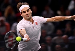 Federer nhận "gáo nước lạnh" ngay trận ra quân ATP Finals