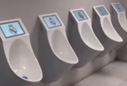 Real Madrid phục vụ CĐV không sót phút nào của trận đấu đến tận... bồn vệ sinh