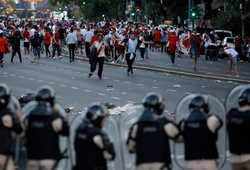Báo động cho bóng đá Argentina khi hooligan giờ trở thành “cướp” chuyên nghiệp