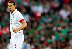 Rio Ferdinand tiết lộ về chuyến bay kinh hoàng tưởng chừng như sẽ xóa sổ toàn bộ Thế hệ Vàng bóng đá Anh